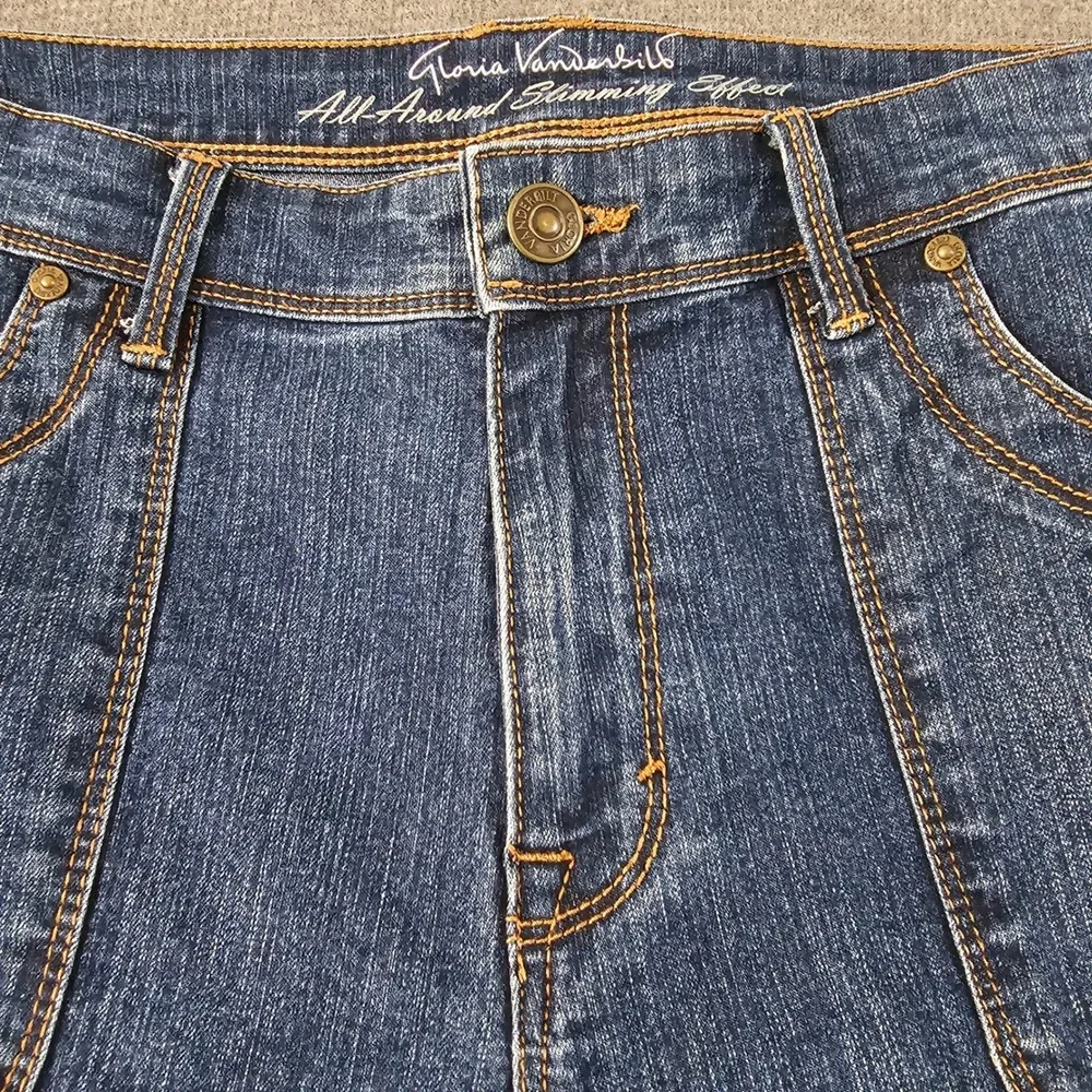Gloria Vanderbilt Womens Bermuda Denim Shorts Blue Slimming Effect Size 10 - Picture 6 of 8
